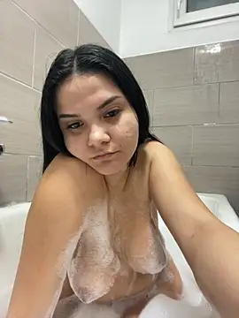 Selena y online show from November 2025 07:52:02 PM