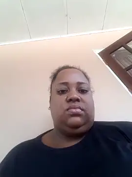 Snapshot of Karamelsaus chatting on October 2025 04:18:02 PM Karamelsaus online show from October 2025 04:18:02 PM