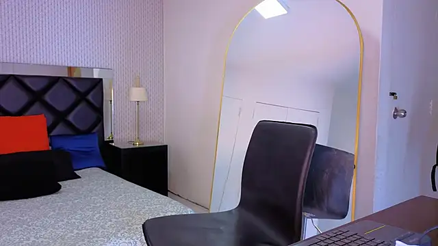 mysterius boy online show from October 2025 01:45:01 PM