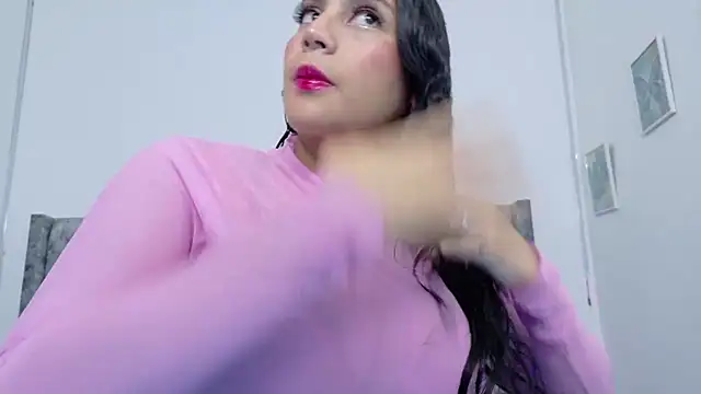 Snapshot of Lizbeth_Rouse chatting on October 2025 12:35:02 PM Lizbeth Rouse online show from October 2025 12:35:02 PM