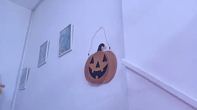 Snapshot of Lizbeth_Rouse chatting on October 2025 11:31:02 AM Lizbeth Rouse online show from October 2025 11:31:02 AM