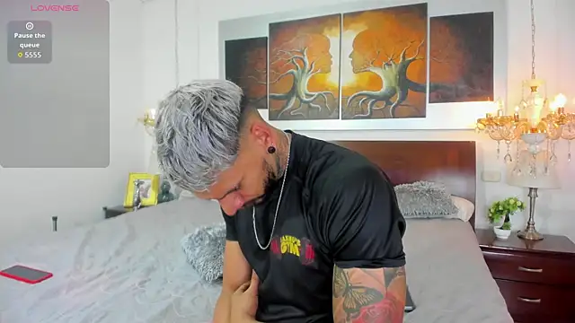 Valentiinoss online show from September 2025 08:02:02 PM