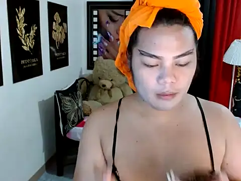 Snapshot of TSbrianaHugeCock chatting on May 2026 12:45:01 PM TSbrianaHugeCock online show from May 2026 12:45:01 PM