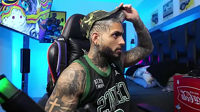 logan hugh8 online show from February 2026 11:18:01 AM