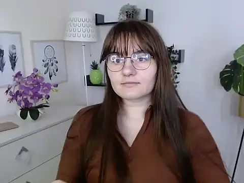 Snapshot of Julie_Diamond chatting on October 2025 12:28:01 PM Julie Diamond online show from October 2025 12:28:01 PM
