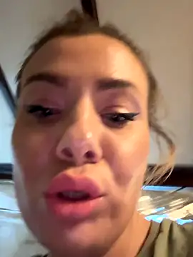 emmasweett11 online show from September 2025 02:44:02 PM