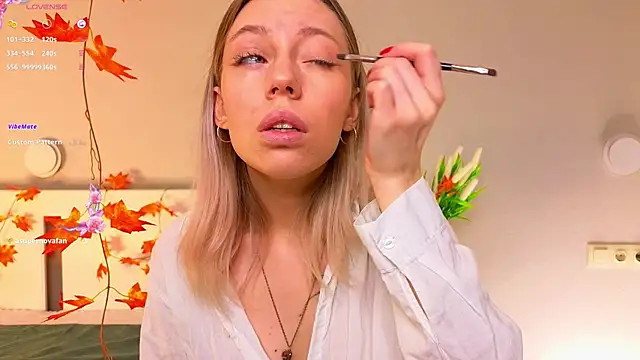 NyxaThorn online show from November 2025 02:42:02 PM