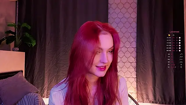 GildedKitten online show from November 2025 06:42:02 PM