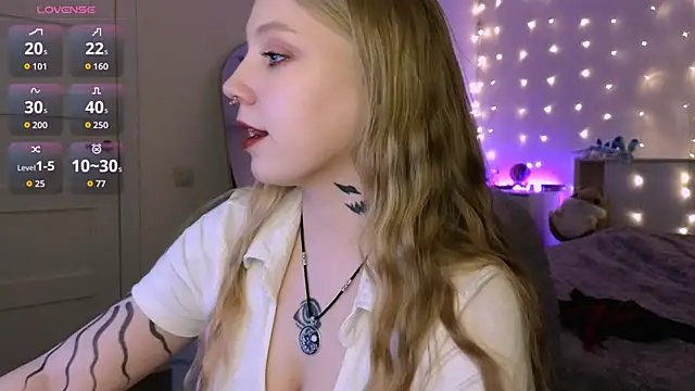 RebeccaAster online show from April 2026 05:28:01 PM