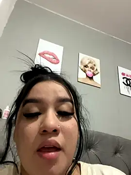 Aliciawhitee online show from November 2025 02:21:02 AM