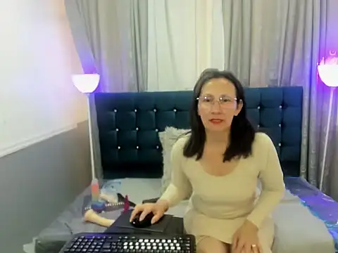 Oriana Jhonson online show from April 2026 12:09:02 PM