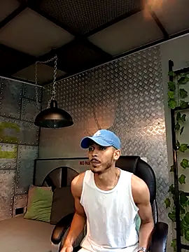 MarcusRain  online show from February 2026 07:33:02 PM