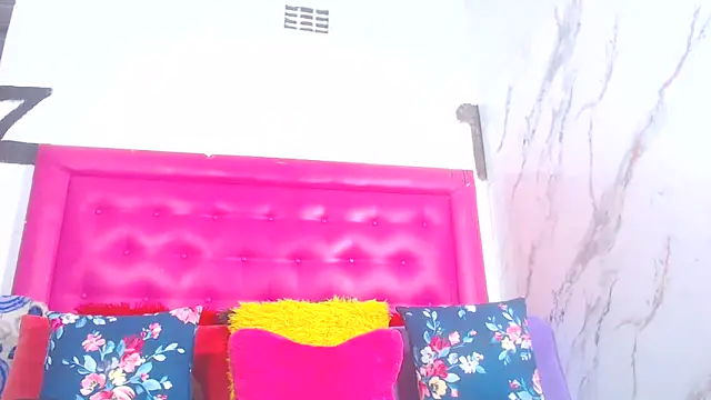 LoloQueen5 online show from June 2026 08:20:02 PM