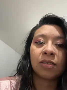 Lincy and hanna online show from November 2025 04:45:02 AM