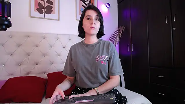 barbyehot online show from December 2025 01:33:01 AM