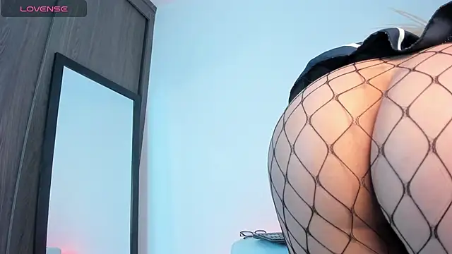 Snapshot of Noami_Rose chatting on February 2026 10:52:02 PM Noami Rose online show from February 2026 10:52:02 PM