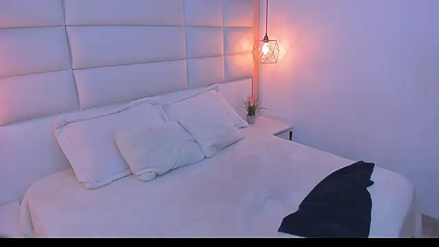 Salome Smitth 1 online show from April 2026 08:42:02 PM