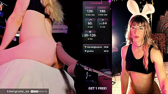 Snapshot of EmeryLune_xo chatting on April 2026 04:31:01 AM EmeryLune xo online show from April 2026 04:31:01 AM