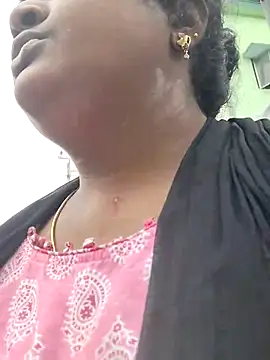 Snapshot of Tamilreethu chatting on October 2025 03:04:01 AM Tamilreethu online show from October 2025 03:04:01 AM