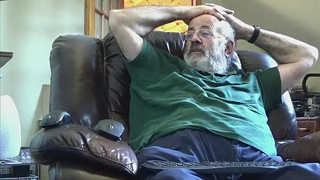 janzer13 online show from October 2025 01:12:02 PM