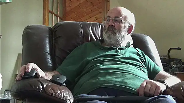 janzer13 online show from October 2025 02:12:01 PM