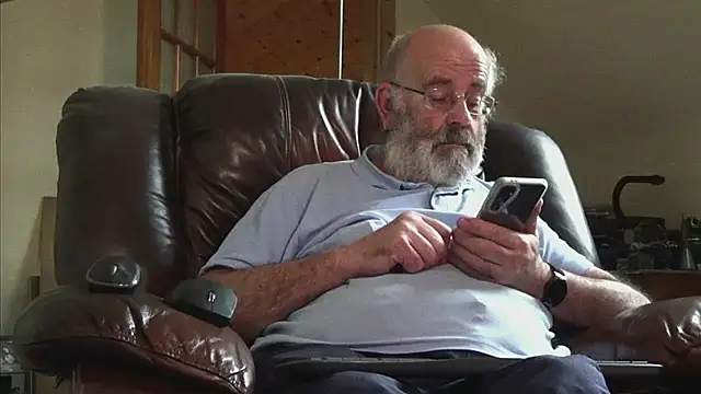 janzer13 online show from November 2025 01:44:02 PM