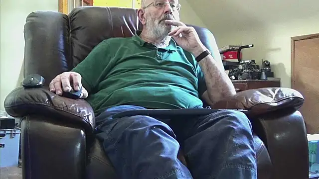 Snapshot of janzer13 chatting on March 2026 02:00:01 PM janzer13 online show from March 2026 02:00:01 PM