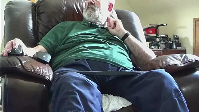 Snapshot of janzer13 chatting on April 2026 01:10:02 PM janzer13 online show from April 2026 01:10:02 PM