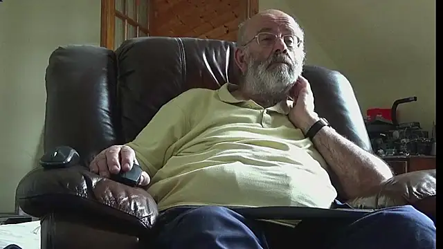 Snapshot of janzer13 chatting on June 2026 01:05:02 PM janzer13 online show from June 2026 01:05:02 PM