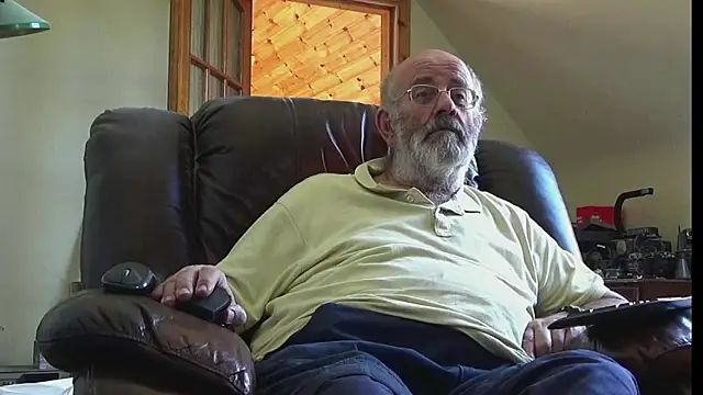 Snapshot of janzer13 chatting on June 2026 01:10:02 PM janzer13 online show from June 2026 01:10:02 PM