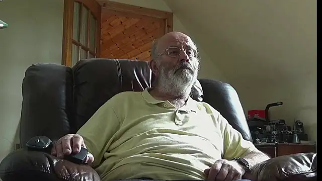 Snapshot of janzer13 chatting on June 2026 01:20:02 PM janzer13 online show from June 2026 01:20:02 PM