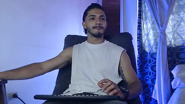Snapshot of ArturoCardona_ chatting on May 2026 01:39:01 PM ArturoCardona online show from May 2026 01:39:01 PM