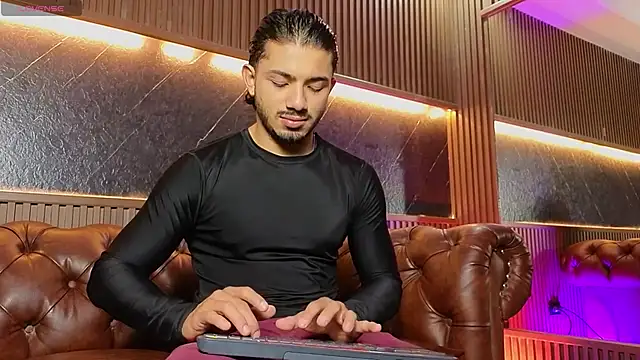 Snapshot of ArturoCardona_ chatting on July 2026 01:41:02 PM ArturoCardona online show from July 2026 01:41:02 PM