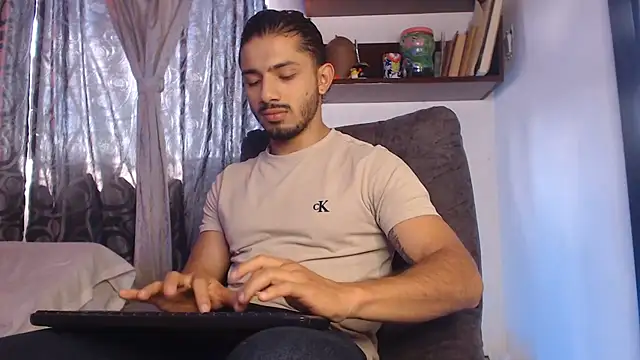 Snapshot of ArturoCardona_ chatting on July 2026 02:57:01 PM ArturoCardona online show from July 2026 02:57:01 PM