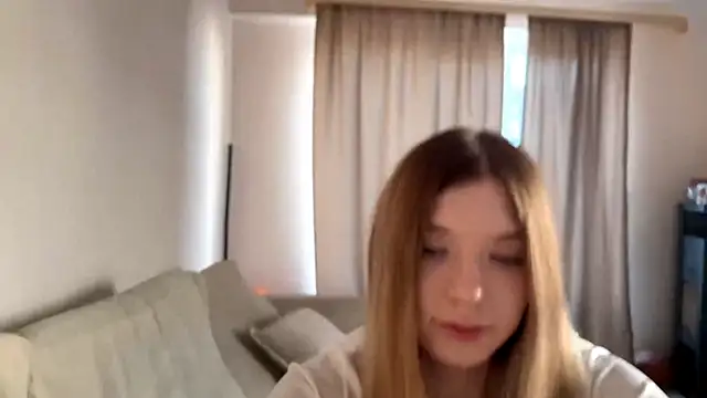 FruityXo online show from November 2025 01:43:01 PM