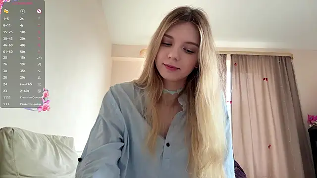 Snapshot of FruityXo chatting on June 2026 11:01:02 AM FruityXo online show from June 2026 11:01:02 AM
