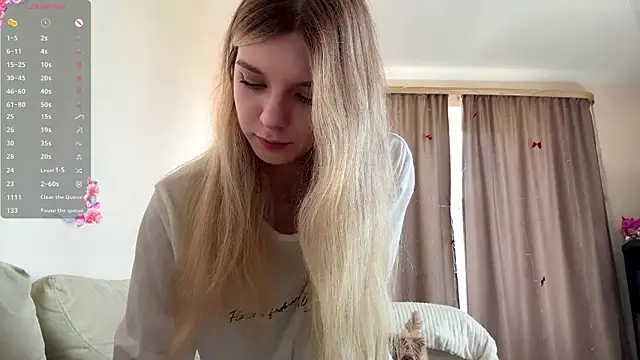 Snapshot of FruityXo chatting on June 2026 10:41:01 AM FruityXo online show from June 2026 10:41:01 AM