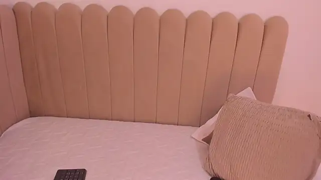 Jasmin hamdan online show from November 2025 08:01:01 PM