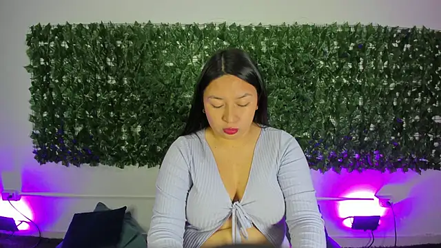 BellaRoux1 online show from February 2026 12:28:01 PM