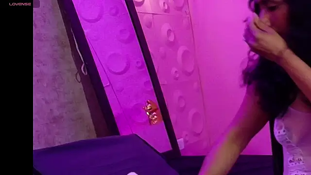 Vanessa 7  online show from October 2025 09:59:02 PM