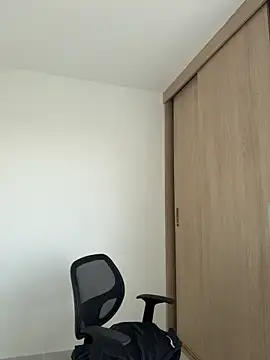 LauraCatalina online show from October 2025 12:01:02 PM