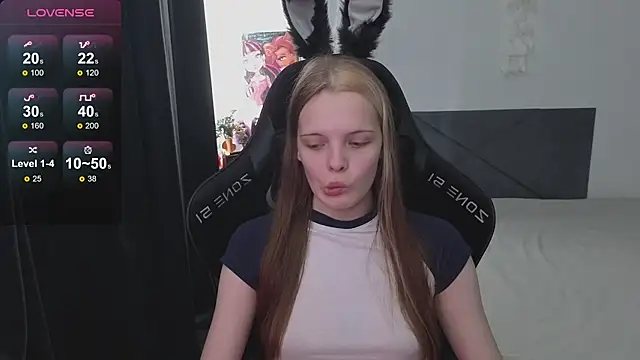 Luna Navy online show from September 2025 09:11:02 AM