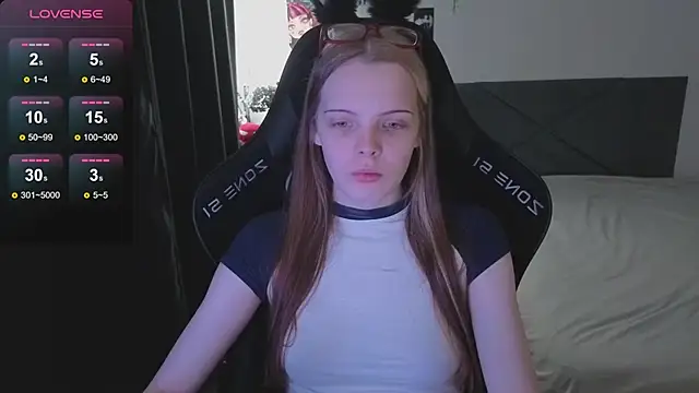 Luna Navy online show from October 2025 09:06:02 AM