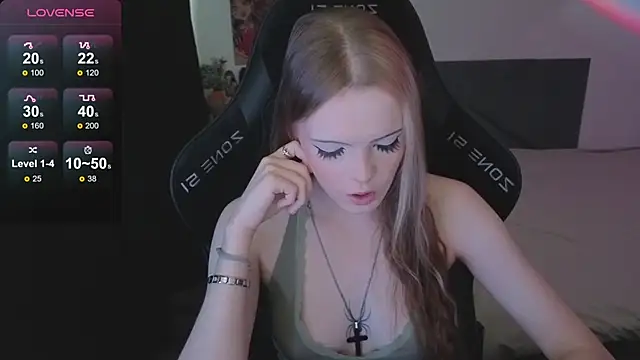 Luna Navy online show from November 2025 09:10:01 AM