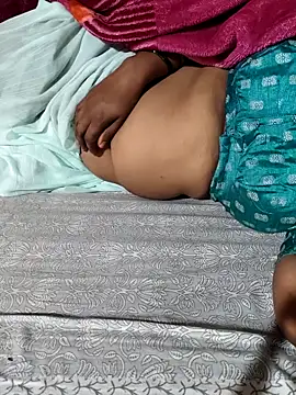 POOJACOUPLE online show from December 2025 06:34:02 PM