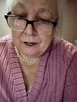 Alexia64231 online show from November 2025 08:41:02 PM