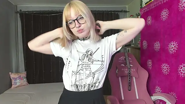 godlikegirlyy online show from September 2025 11:55:01 AM