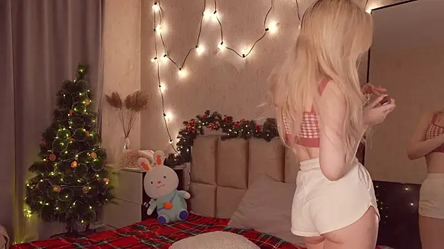 peachii meow online show from December 2025 02:24:02 PM