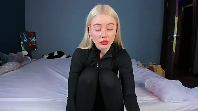 Lillie Berry online show from June 2026 05:34:02 AM