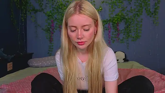 Lillie Berry online show from July 2026 04:43:02 AM